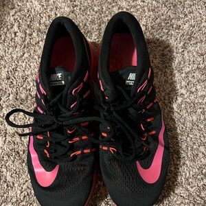 Nike Women's Black and Pink Athletic Shoes